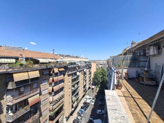 Attico / Mansarda in vendita a Roma RM