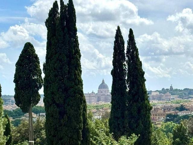 Appartamento in vendita a Roma RM