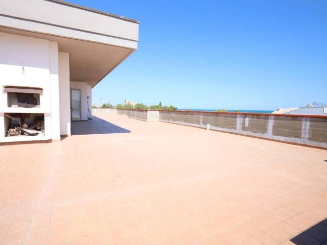 Attico / Mansarda in vendita a Roseto degli Abruzzi TE