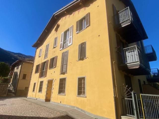 Attico / Mansarda in vendita a Strozza BG