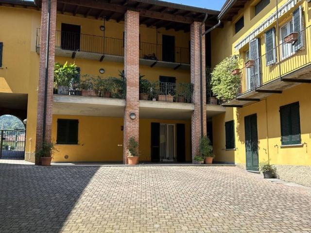 Attico / Mansarda in vendita a San Fermo della Battaglia CO