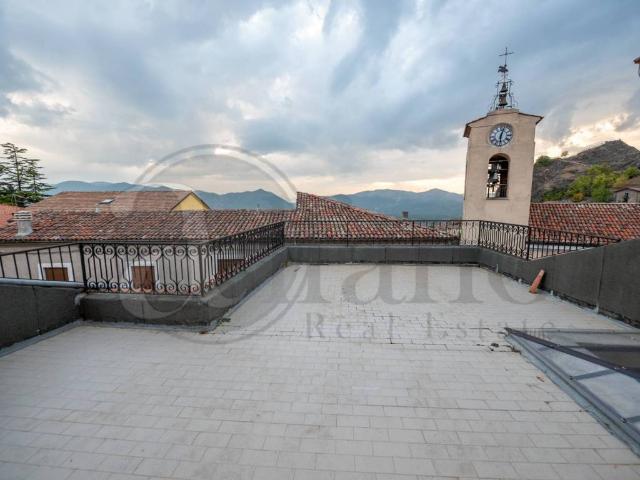 Attico / Mansarda in vendita a Sasso di Castalda PZ