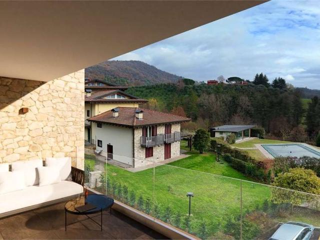 Attico / Mansarda in vendita a Scanzorosciate BG