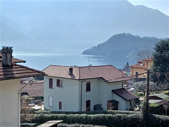 Attico / Mansarda in vendita a Tremezzina CO