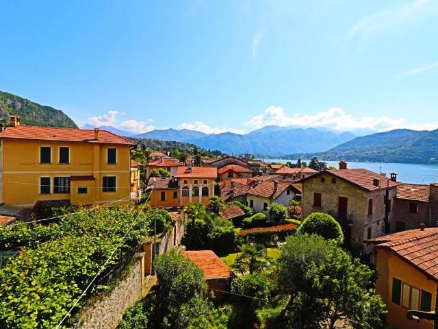 Attico / Mansarda in vendita a Tremezzina CO
