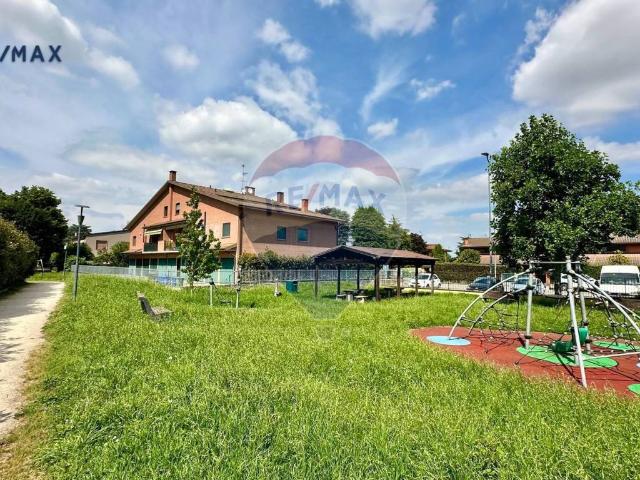 Attico / Mansarda in vendita a Vellezzo Bellini PV