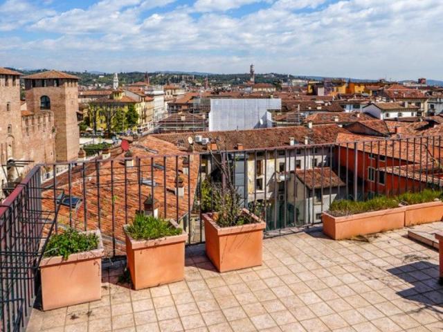 Attico / Mansarda in vendita a Verona VR