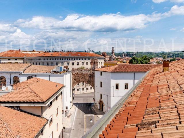 Attico / Mansarda in vendita a Verona VR