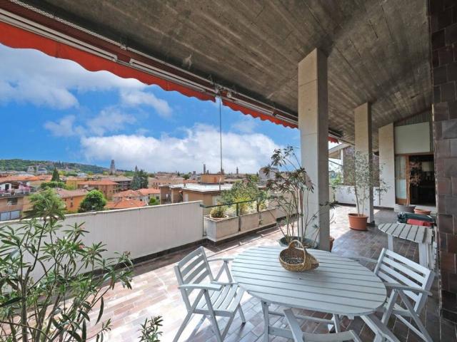 Attico / Mansarda in vendita a Verona VR