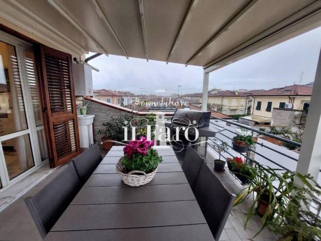 Attico / Mansarda in vendita a Viareggio LU