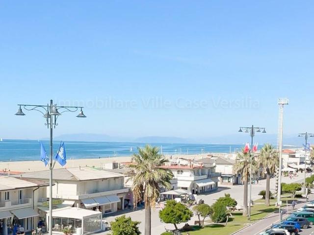 Attico / Mansarda in vendita a Viareggio LU
