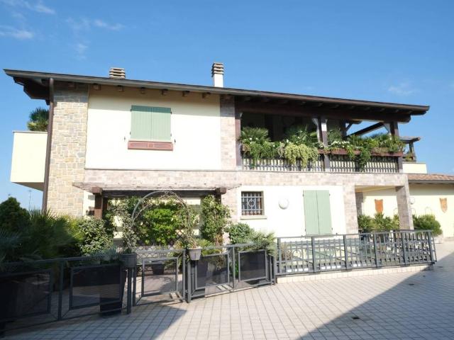 Attico / Mansarda in vendita a Villa Minozzo RE