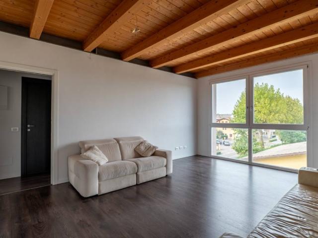 Attico / Mansarda in vendita a Villafranca di Verona VR