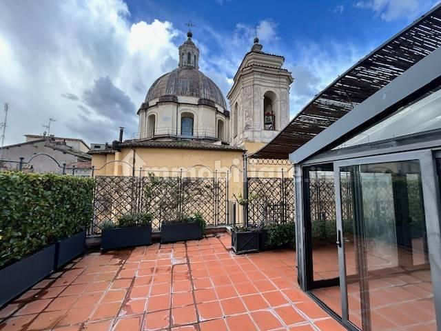 Attico piazza Lancellotti, Piazza Navona, Roma