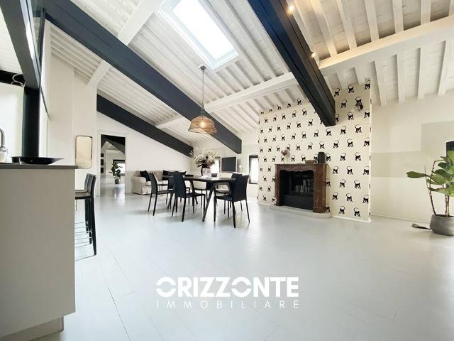 Attico piazza Libertà, Centro, Bassano del Grappa