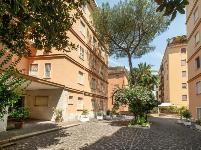 Attico via Aristide Leonori 67, Ardeatino Montagnola, Roma