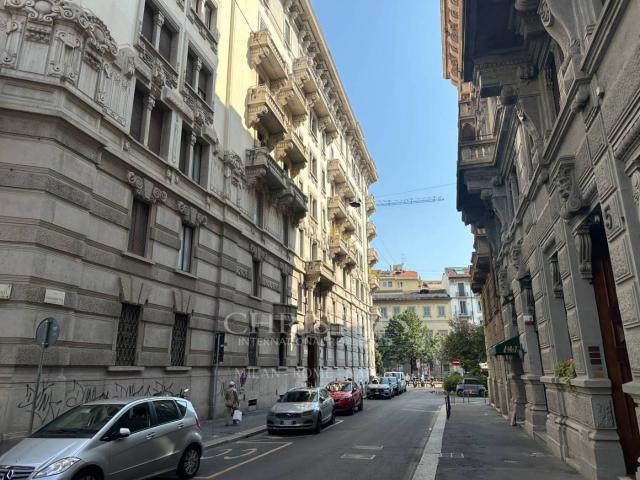 Attico via Durini 2, Borgogna Largo Augusto, Milano