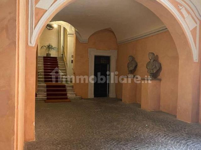Attico via della Stelletta 24, Montecitorio, Roma