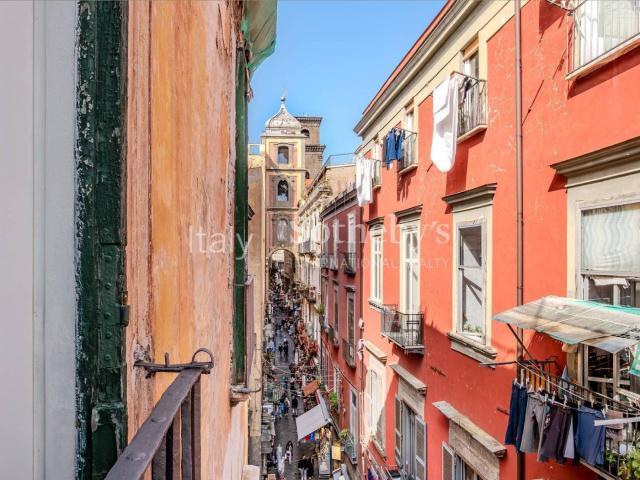 Attico via San Gregorio Armeno, Centro Storico, Napoli
