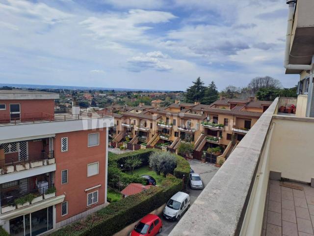 Attico viale Salvo D'Acquisto, Semicentro, Velletri