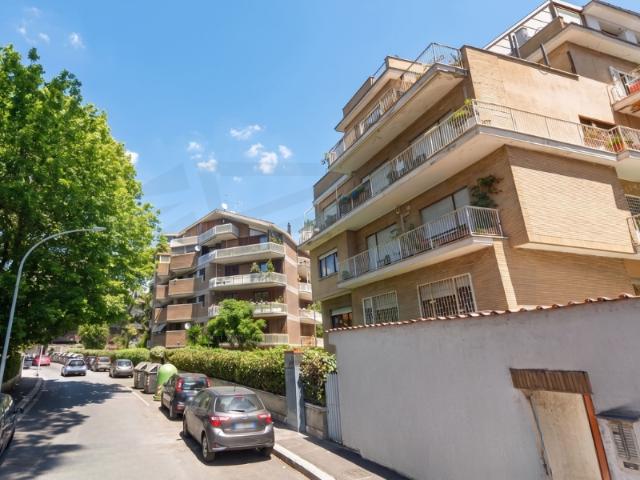 Attico – Villa Doria Pamphili, Via di Villa Betania – 03AF3840