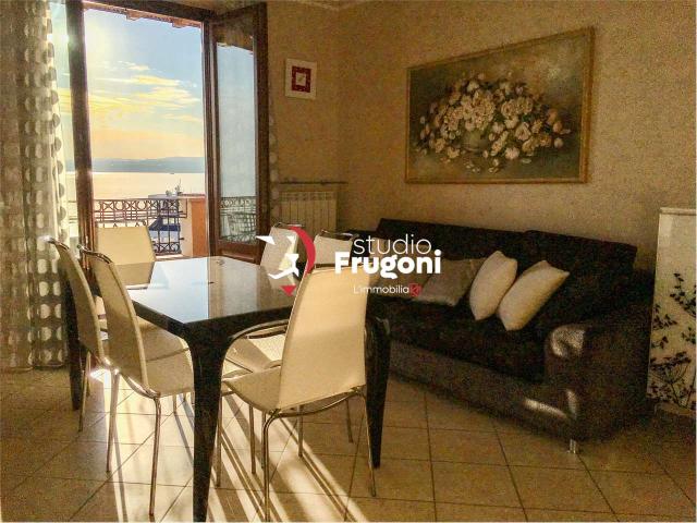ATTICO VISTA LAGO CON PISCINA PER AFFITTO STAGIONALE