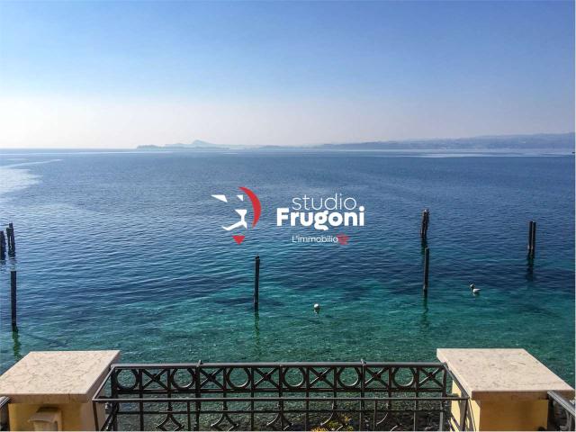 ATTICO VISTA LAGO CON PISCINA PER AFFITTO STAGIONALE