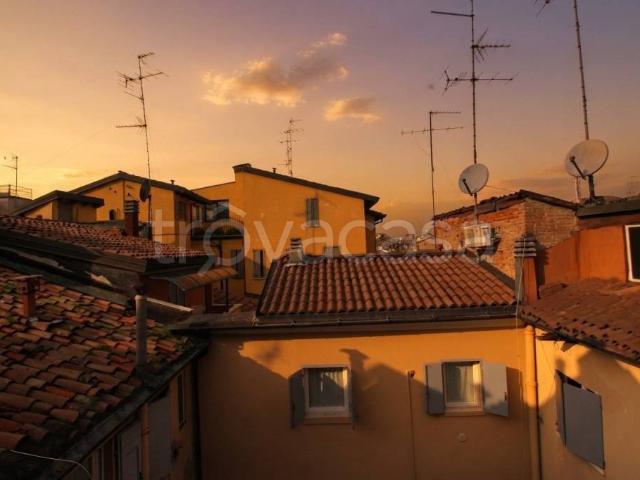 Attico/mansarda in affitto a Modena, Centro Storico
