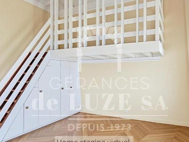 Seeblick: 1.5 Zimmer mit Galerie und Balkon
