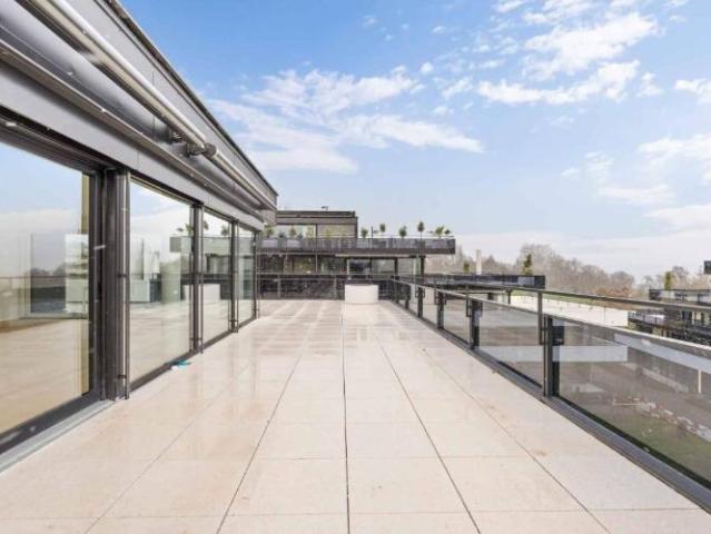 Wunderschöne neue Penthouse Wohnung – 4,5 Zimmer mit großer Terrasse in Rolle