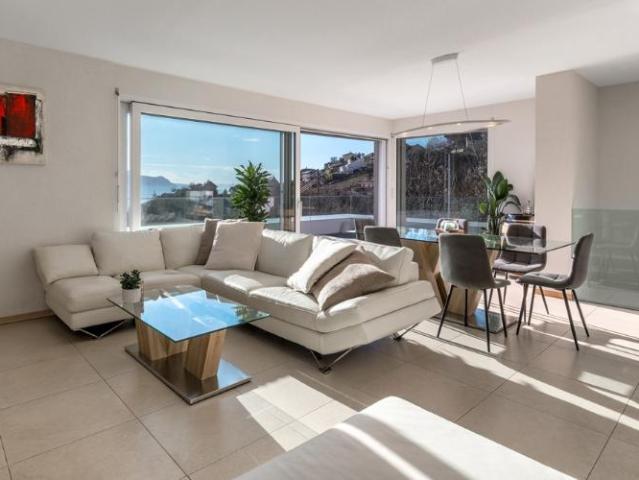5,5 Zimmer Penthouse Maisonette Wohnung mit Panoramablick auf den See in Montreux zu verkaufen