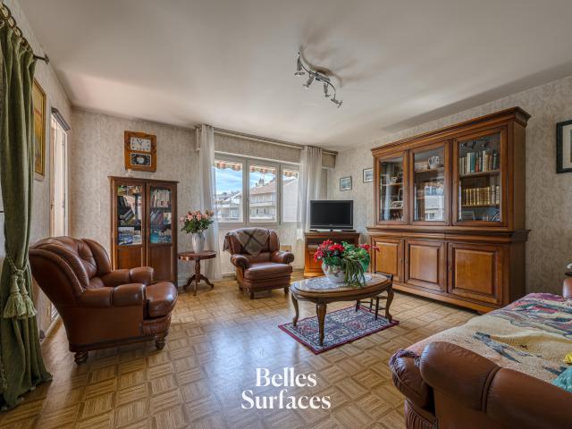 Attique avec balcon et garage
