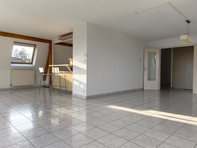 ATTIQUE de standing + TERRASSE avec VUE REMARQUABLE + GARAGE PRIVE + PLACE de PARKING PRIVEE
