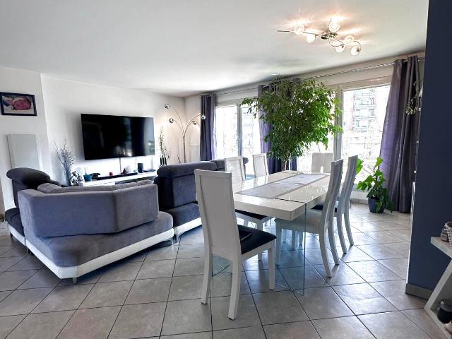 Attique de 111m2 avec extérieurs confortables T5