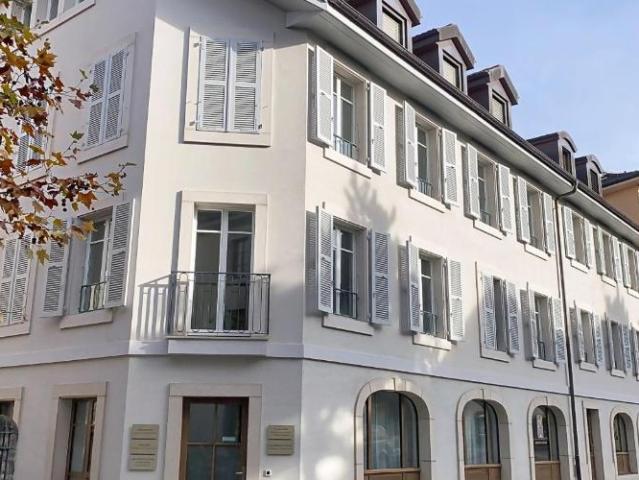 Attique de 4,5 pièces au coeur du vieux Carouge