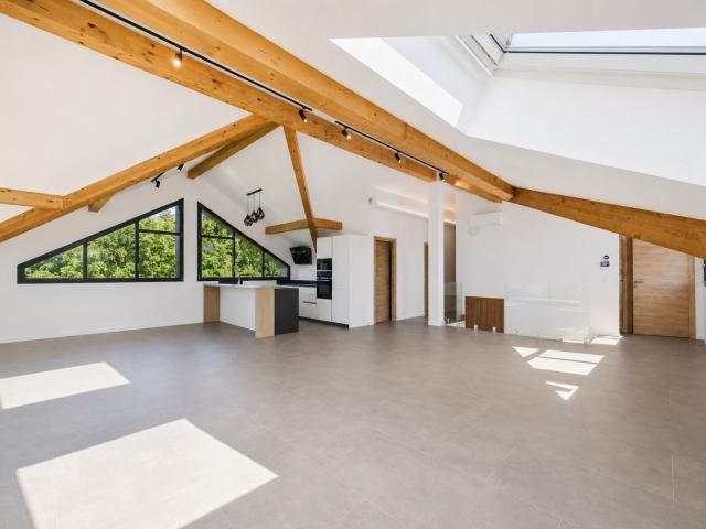 Attique d'exception avec vue panoramique sur le lac Léman 132m² Neuvecelle