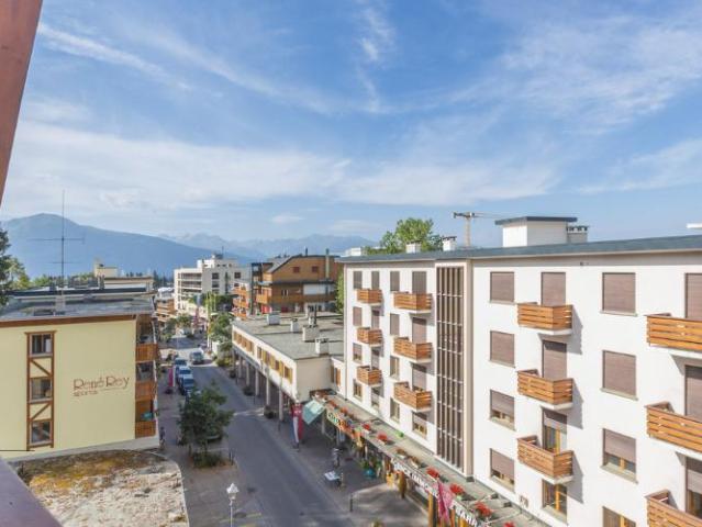 ATTIQUE EN PLEIN CENTRE DE CRANS LOCATION SAISON
