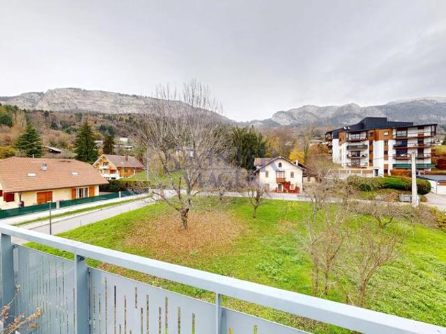 Attique T5 en duplex avec grandes terrasses et 2 garages – Bonneville libre de suite