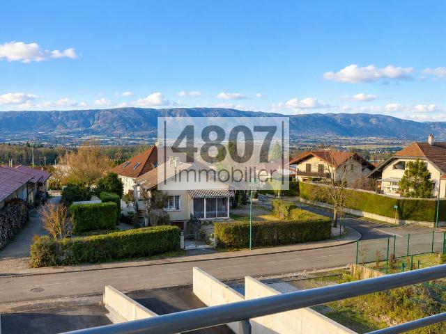Attique 125 m2 à Feigères
