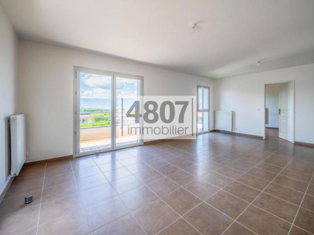 Attique 125 m2 à Feigères