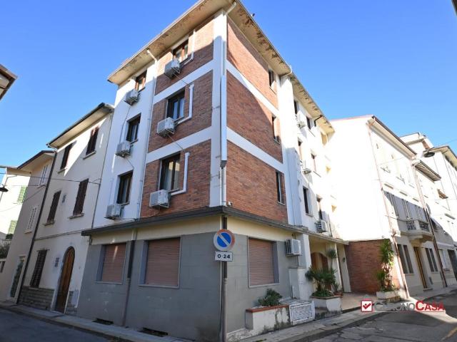 Attività commerciale 17 vani 500mq