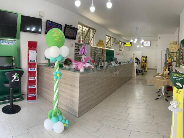 Attività commerciale bilocale 73mq