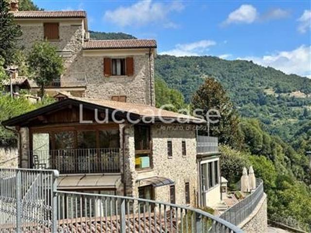 Attività commerciale di 510 mq. a Fabbriche Di Vallico