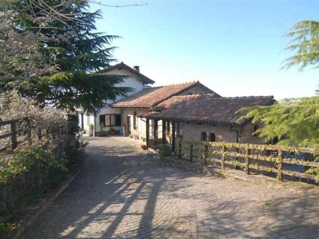 Attività ricettiva con ristorante e camere nelle Langhe 900m² Dogliani