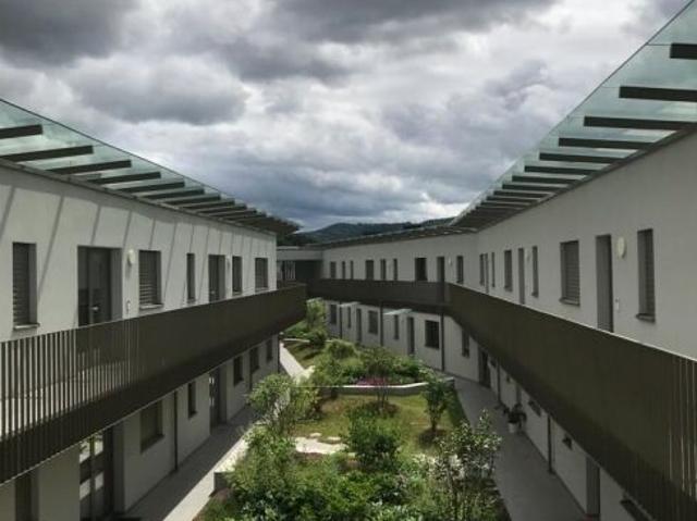 Attractive apartment in a central location with good shopping facilities