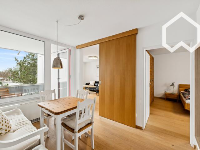 Attractive, bright, fully furnished 2.5 room apartment with loggia – stylishly renovated and perfectly connected
