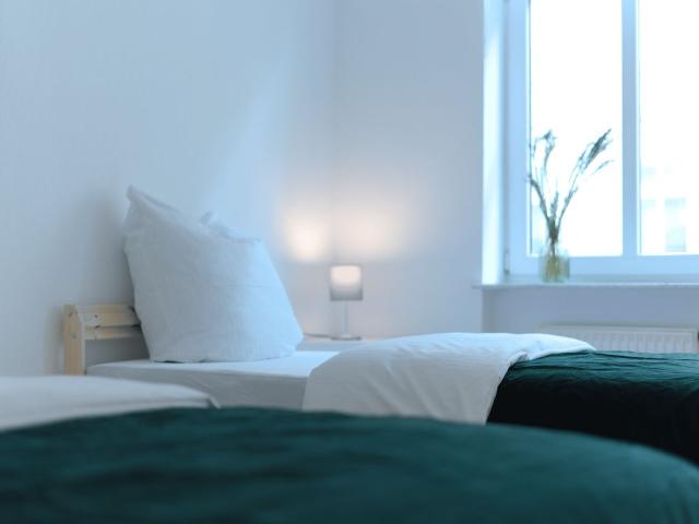 Attractive City Apartment – with 4 Single Beds, Alternatively with a Living Room!, Leipzig Amsterdam Apartments for Rent