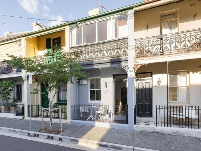 Attractive classic terrace / future potential / rear lane access
