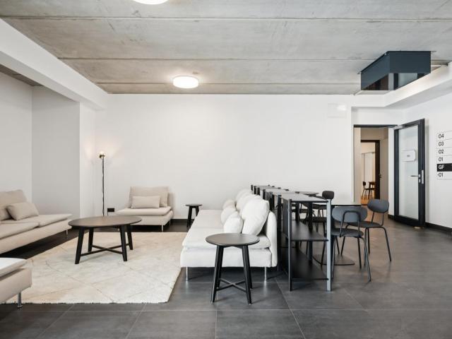 Attractive single ensuite bedroom in Moabit