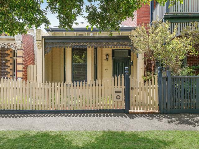 Attractive Victorian with Two Living Zones
